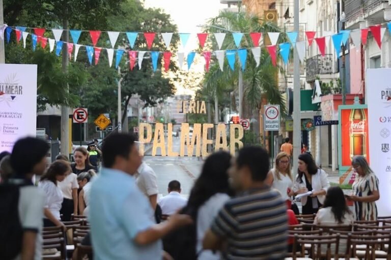 «Palmear»: feria de variedades en el centro histórico de Asunción