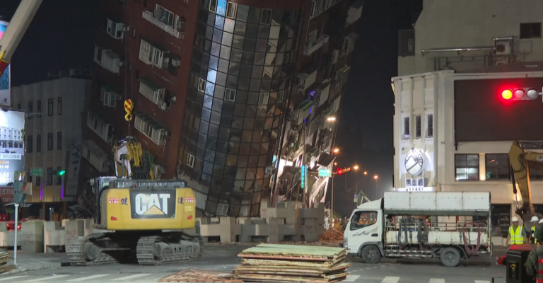 Taiwán: Poderoso terremoto desató el caos en la isla
