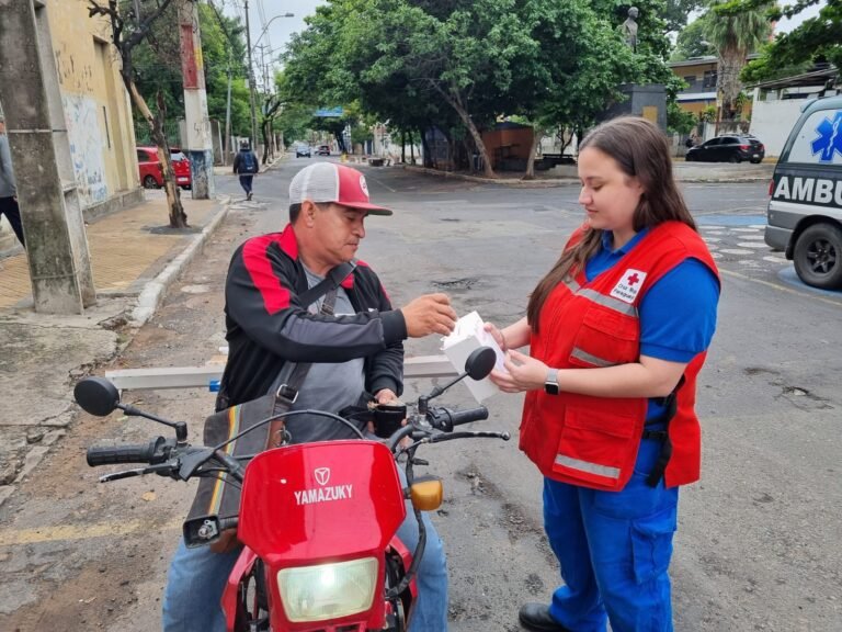 La Cruz Roja Paraguaya celebra la fiesta de La Banderita durante todo mayo
