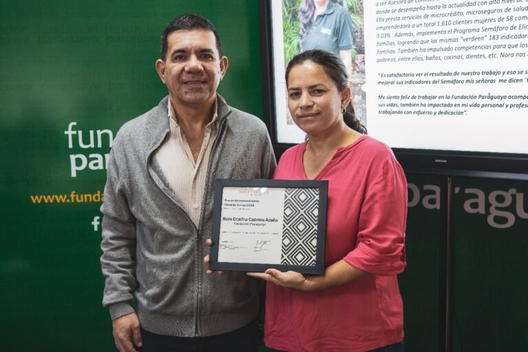 Asesora de Fundación Paraguaya fue premiada “por su servicio excepcional” por la Whole Planet Foundation