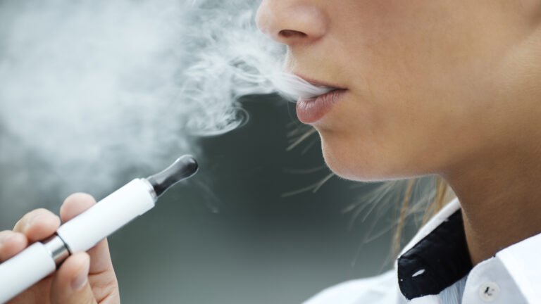 Consumo de «vapeadores» en menores de edad: ¿Qué tener a consideración?