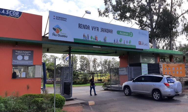 Controversia: personas participan en encuentros sexuales en lugares públicos, como el Parque Ñu Guasu