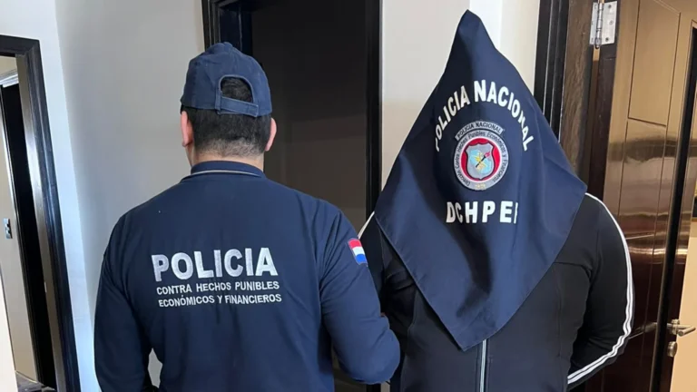 Detuvieron a empresario por supuesta comercialización de pornografía en redes sociales