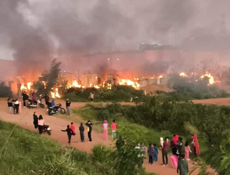 Incendio en la Costanera de Asunción: Organizan ollas populares y donaciones para los afectados