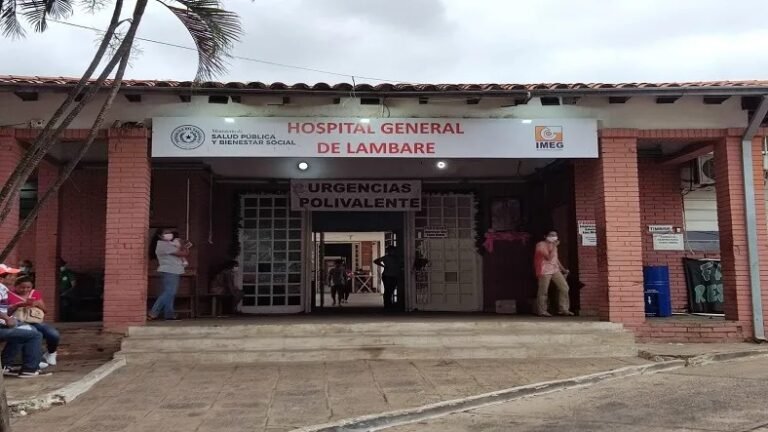 Filman trabajo de albañilería en sala contigua a una intervención quirúrgica en el Hospital de Lambaré