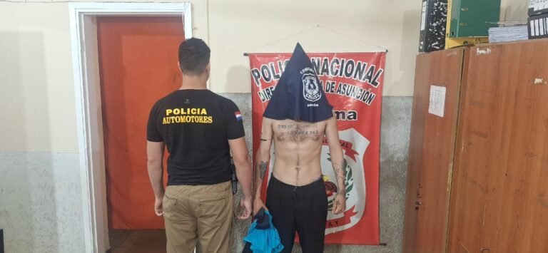 Policía Nacional detuvo a la persona que se llevó un vehículo del estacionamiento de un shopping