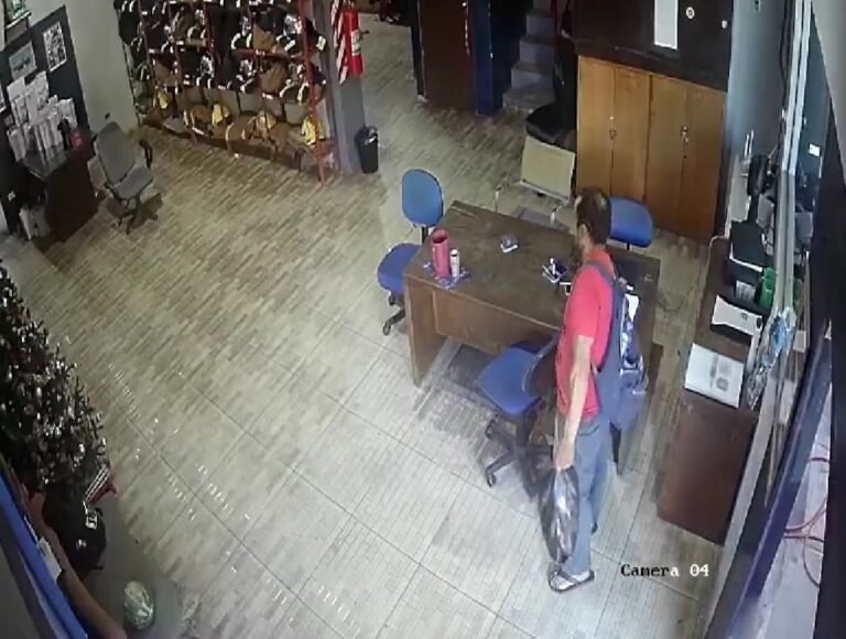 Robaron celular que bomberos usaban para recepcionar llamados de emergencias