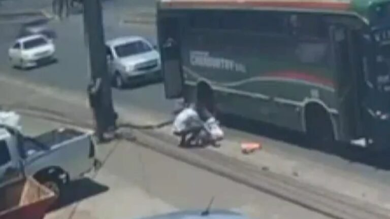 La Policía ha identificado al sospechoso de un robo que resultó en la muerte de una mujer que iba a bordo de un colectivo