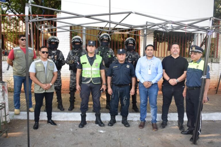 Municipio de Asunción lanza el operativo «Reyes Magos» para gestionar la venta de juguetes y el flujo de personas en el Mercado 4