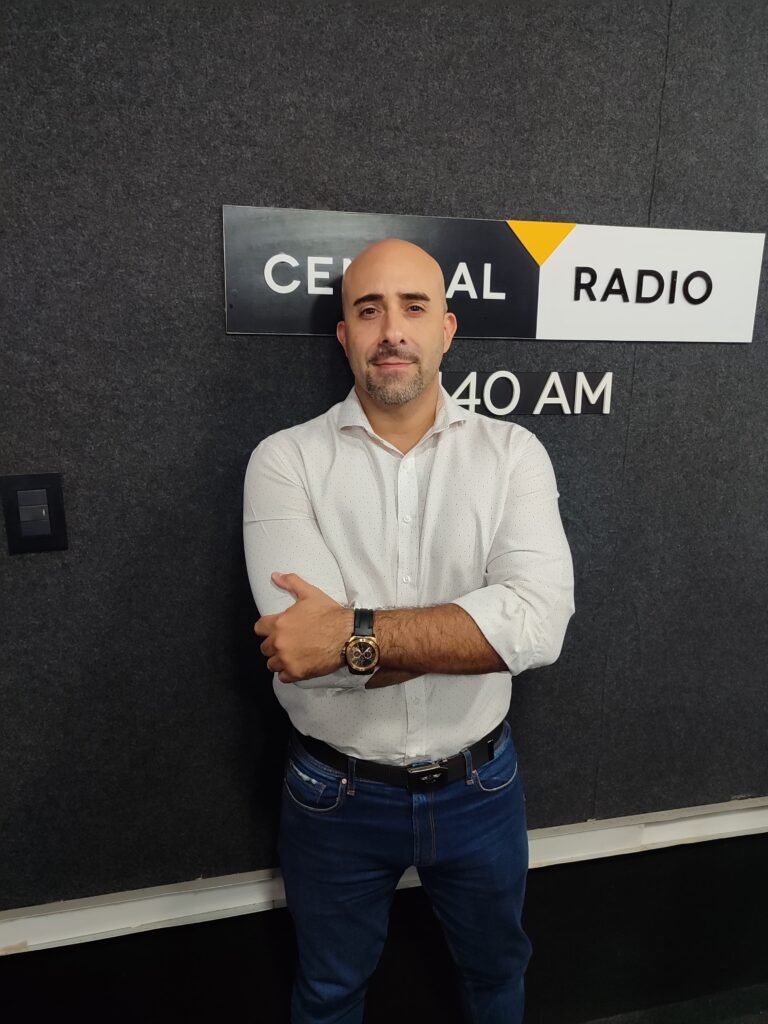 Alejandro Buzó asume la dirección del Mercado 4 y plantea una visión urbana, transparente y participativa