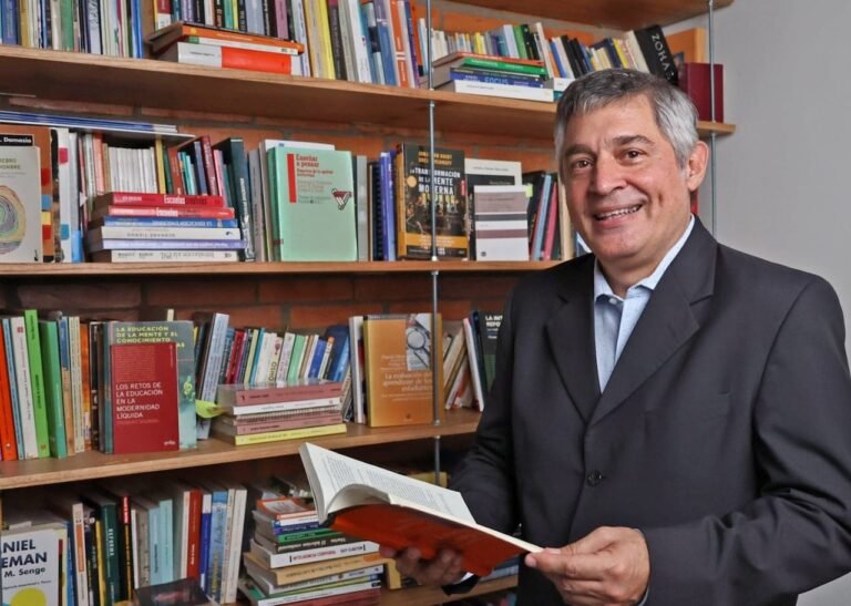 Hasta ahora no hay criterio para volver a cambiar el horario, manifestó Luis Ramírez