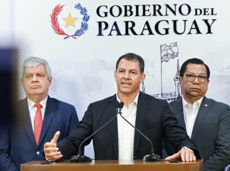 Contrabando y certificados falsos afectan al mercado local