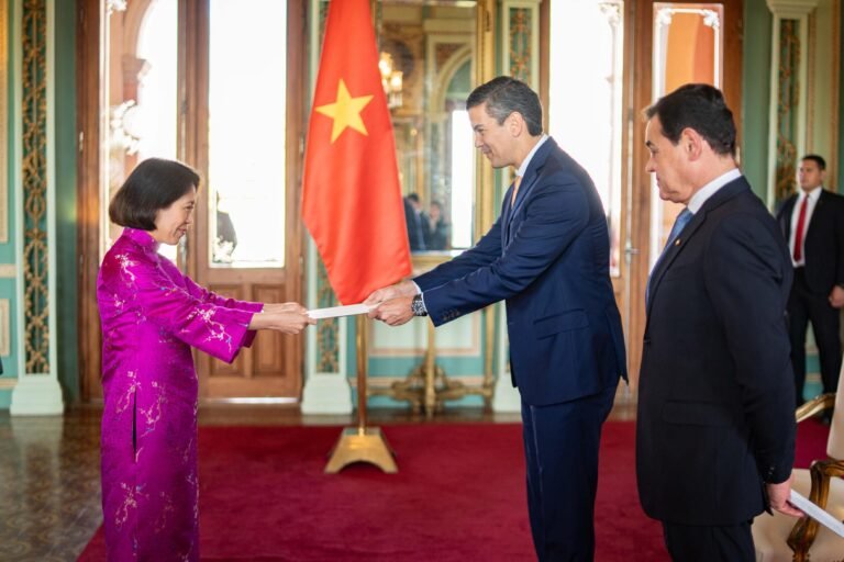 Embajadores presentan cartas credenciales ante el presidente Santiago Peña