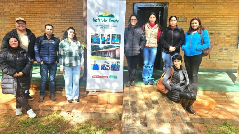 Instituto Belén lanza nuevos cursos técnicos y celebra la primera graduación de egresados