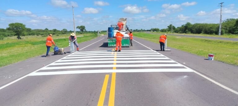 MOPC ejecuta trabajos de señalización vial en la ruta PY09 para reforzar la seguridad