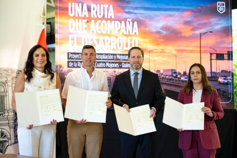 Gobierno Nacional firma contrato para duplicar la Ruta PY01, clave para la conectividad regional
