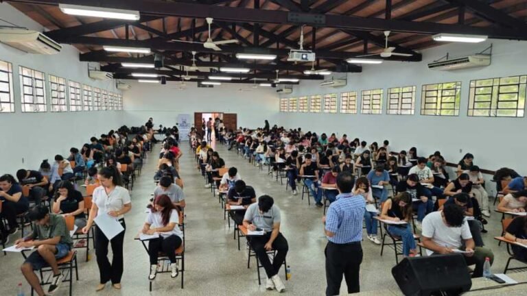 Becas 2026: hoy cierra el plazo para postular a 5.000 cupos nacionales.