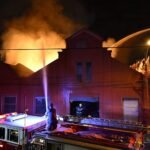Incendio en depósito del microcentro fue controlado tras seis horas de arduo trabajo