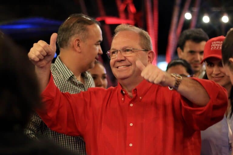 Camilo Pérez centra su propuesta en orden financiero, servicios y transporte para Asunción