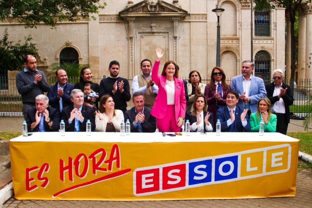 Soledad Núñez reúne a la oposición con nuevo Comando Político