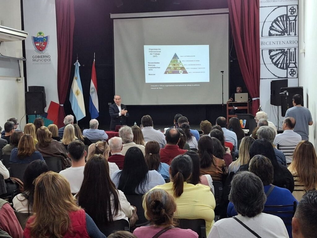 Martín Burt presentó en Argentina la metodología que está sacando de la pobreza a miles de familias en el mundo
