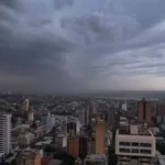 Meteorología advierte vientos fuertes de hasta 90 km/h: piden extremar precauciones hasta el sábado