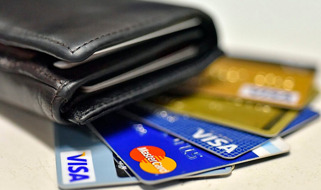 BCP reduce los topes de comisiones por pagos con tarjetas de crédito y débito