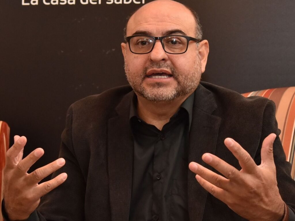 “La solución no es económica; la solución es política”: economista apunta a la alternancia