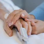 “Vamos a morir esperando”: mientras el Estado incumple sentencia, el cáncer avanza hacia el cerebro