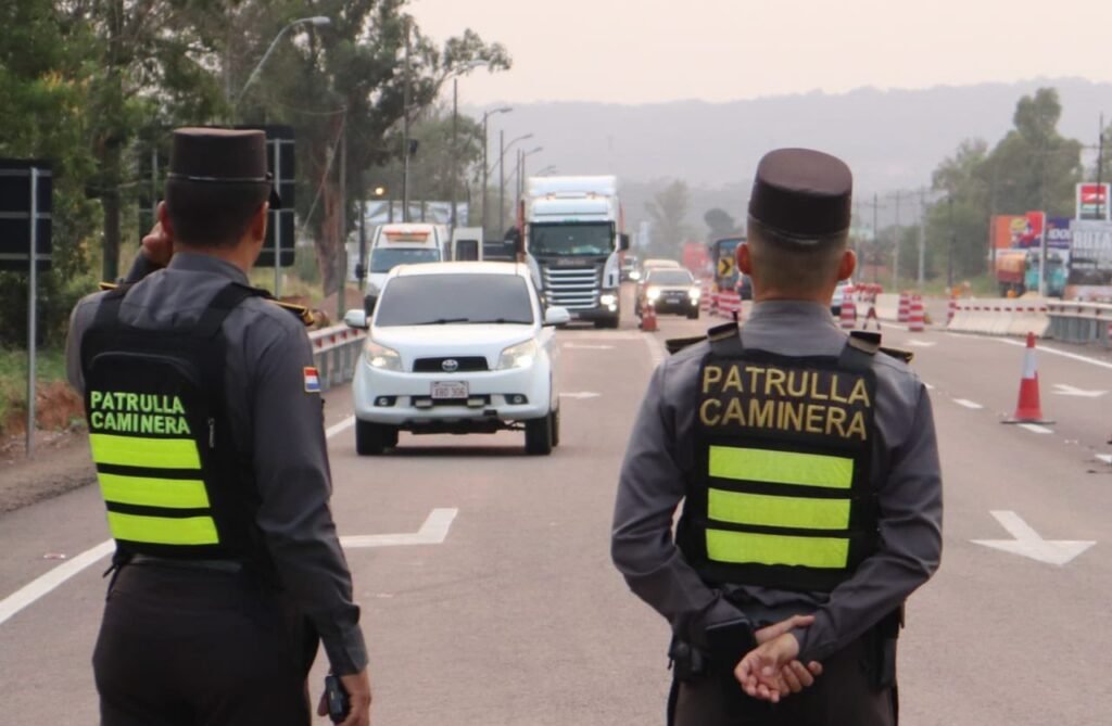 ¿Cuándo es legal un control policial?: Requisitos, tipos de barreras y el derecho a filmar los procedimientos