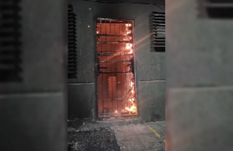 Bomberos de la K11 sufren daños operativos tras incendio provocado en su base de Asunción