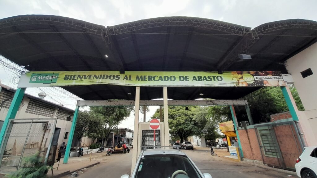 Permisionarios denuncian que continúan las irregularidades en el Mercado de Abasto