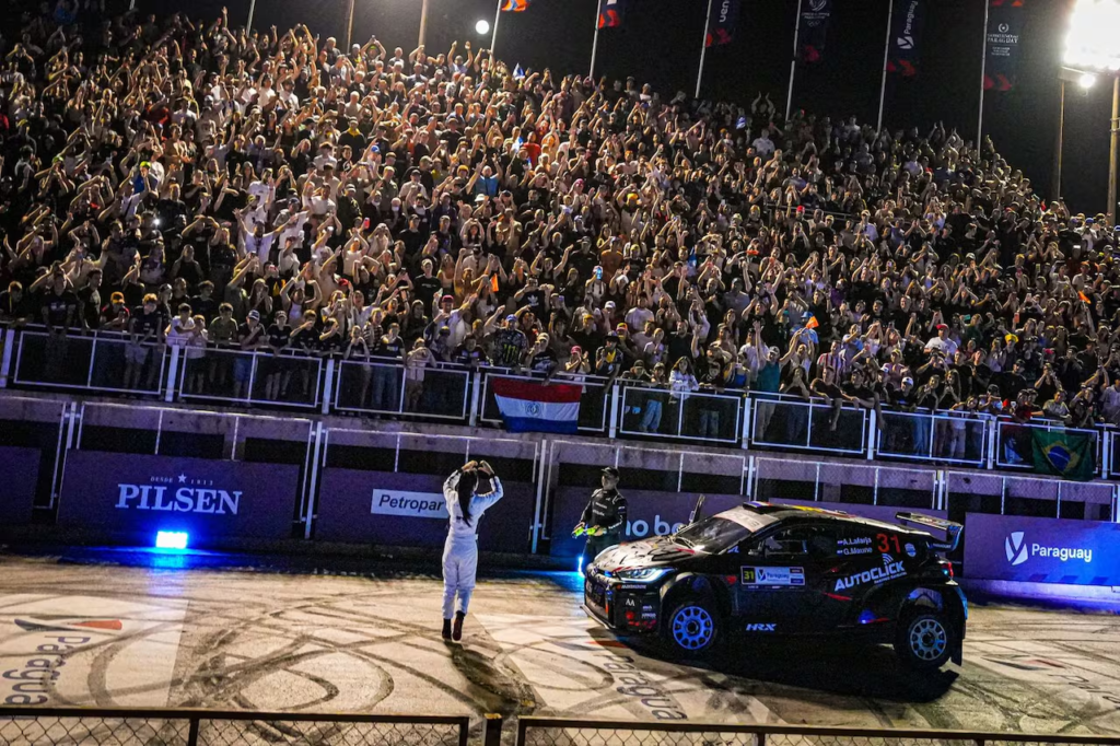 Rally del Paraguay arranca con alta concurrencia y tramos con accesos colmados