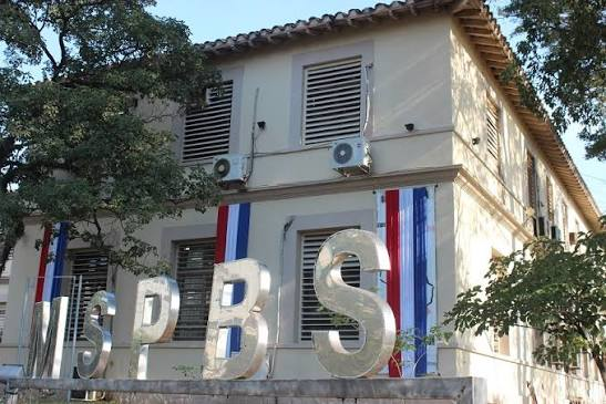 Salud afirma que servicios deben continuar mientras analiza renuncias de especialistas