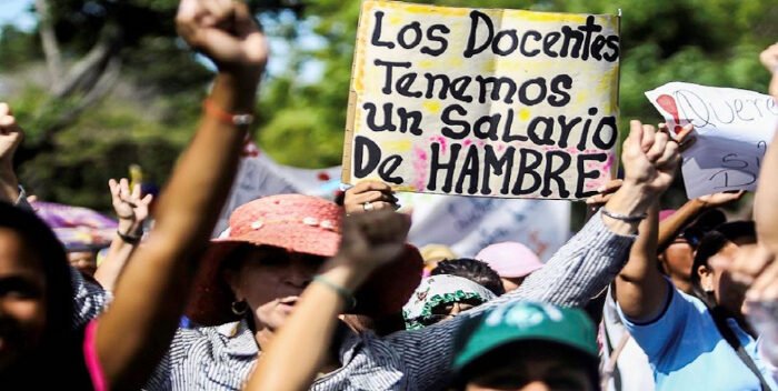 Docentes reclaman reajuste salarial y condicionan manifestación tras resultado de reunión con el Gobierno