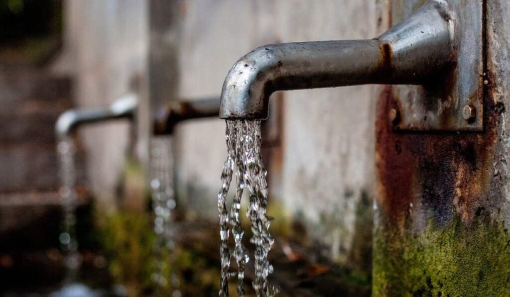 ¿Qué calidad de agua consumimos en nuestros hogares?, experto advierte falta de controles