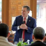 Horacio Cartes confirma que buscará la reelección al frente de la ANR
