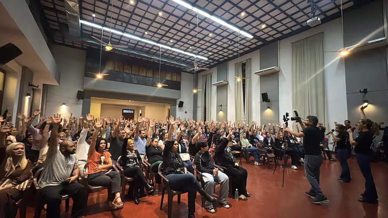 Por unanimidad, médicos confirman nueva huelga nacional de dos días y exigen propuestas por escrito