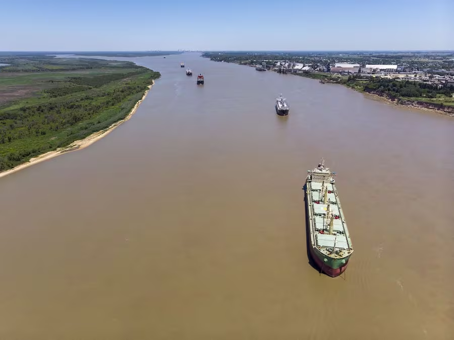 CAFYM advierte que peaje en la Hidrovía sigue encareciendo exportaciones paraguayas