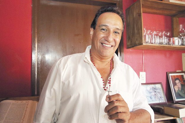 Hugo Javier sigue grave pero estable y médicos tratan una meningitis bacteriana