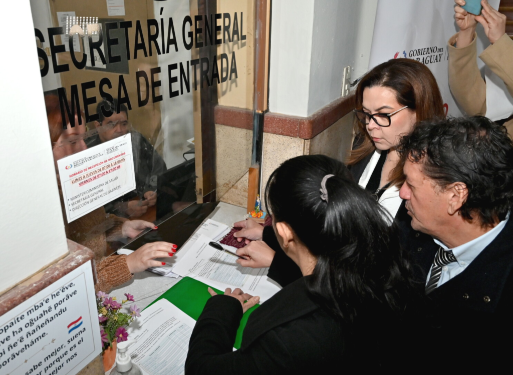 Con 446 renuncias sobre la mesa, Salud analiza y mantiene abierta negociación con médicos