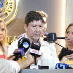Médicos avanzan en acuerdo por piso salarial, nombramientos y pago doble en feriados