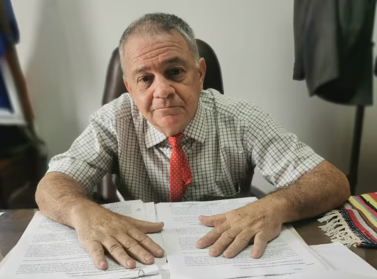 Exasesor del IPS impulsa amparo para acceder a depósitos millonarios y anuncia posibles denuncias