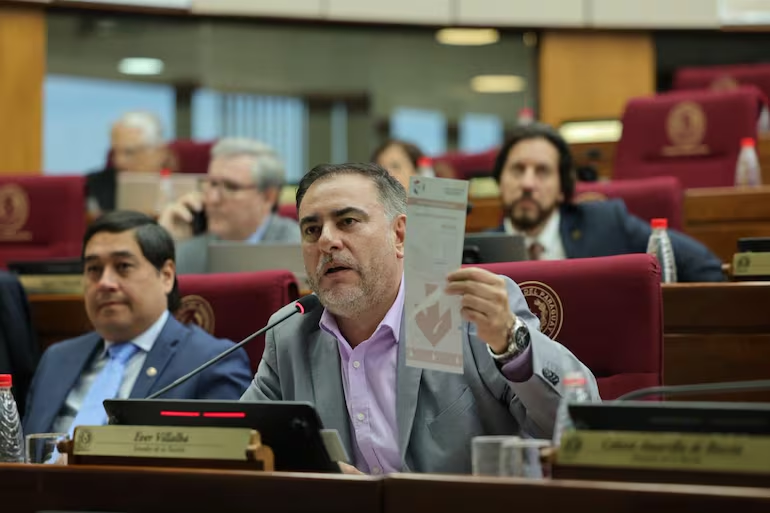Senador cuestiona rechazo de auditoría a máquinas de votación y advierte sobre fallas detectadas