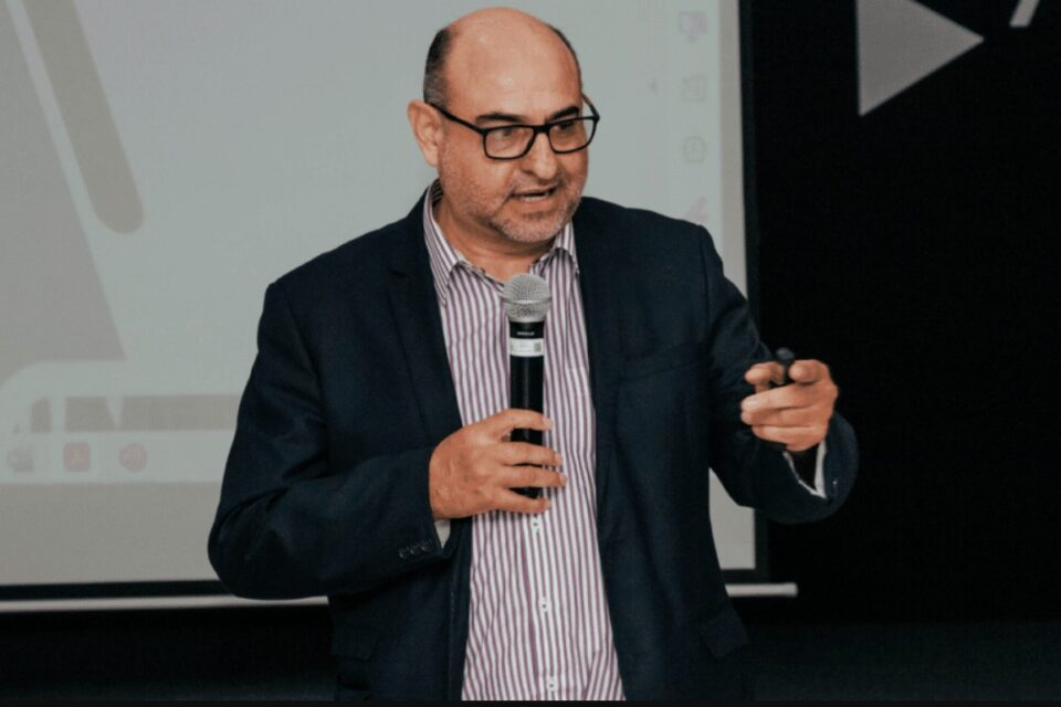 Víctor Raúl Benítez: Disputa del poder es por “la captura del Estado por parte de grupos económicos”