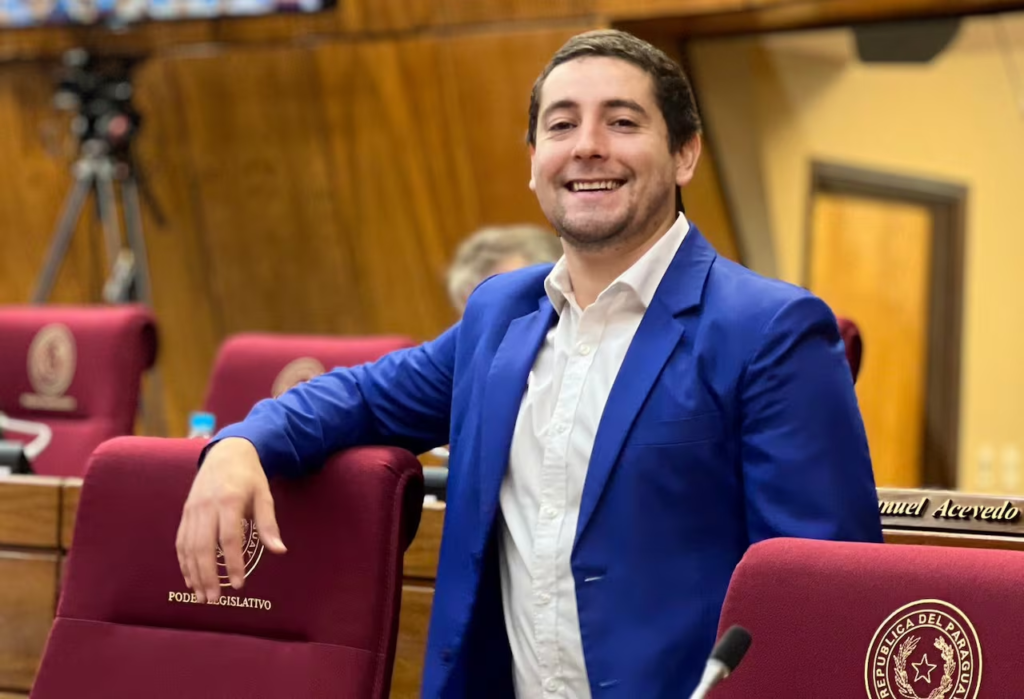 Diputado Pedro Gómez cuestiona falta de políticas para jóvenes: “Hay una deuda histórica con nosotros”