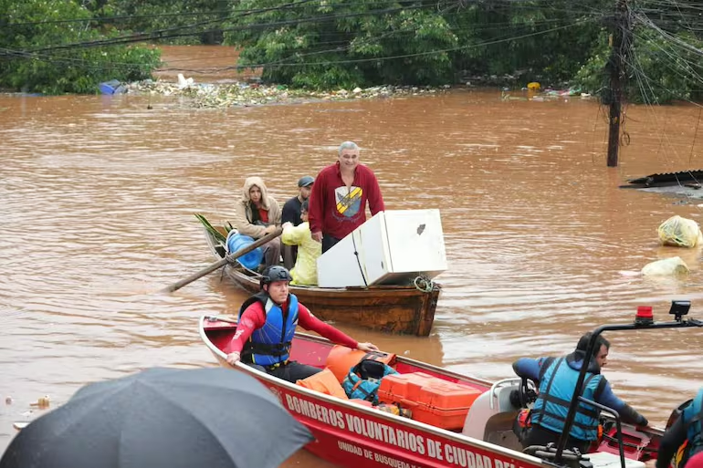 La falta de planificación urbana agrava inundaciones de El Niño, alerta experto