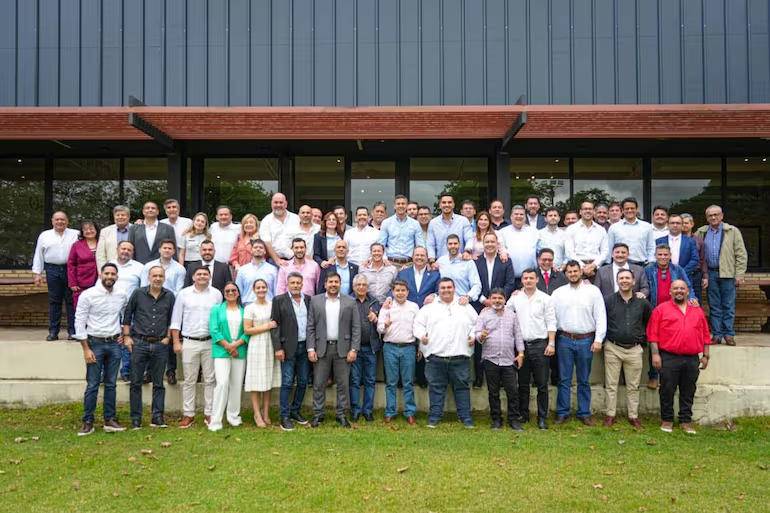 Peña pide unidad a los 15 concejales colorados para presidir la Junta Municipal de Asunción