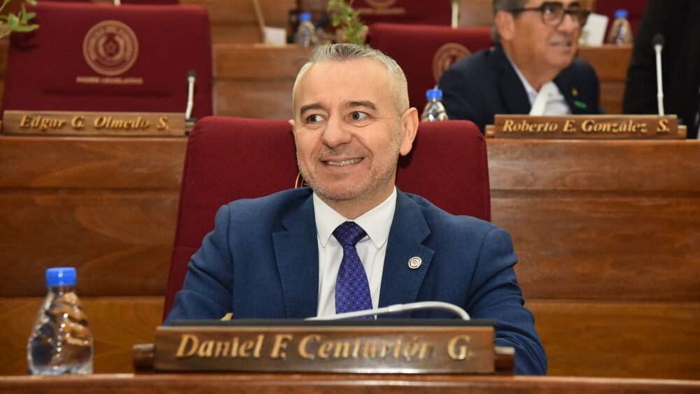 Centurión exige autocrítica al Partido Colorado y rechaza idea de juicio político