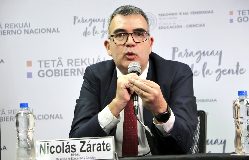 Extitular del MEC pide retirar materiales educativos y cuestiona la falta de rigor científico